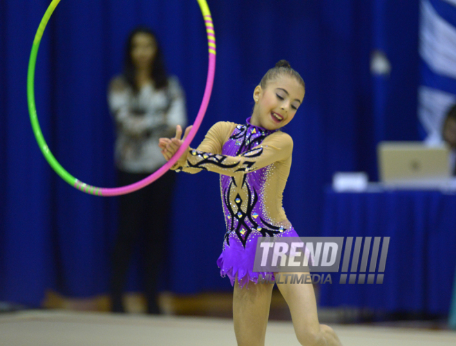 Bədii gimnastika üzrə XXII Bakı çempionatı və birinciliyi start götürüb. Bakı, Azərbaycan, 13 noyabr 2015